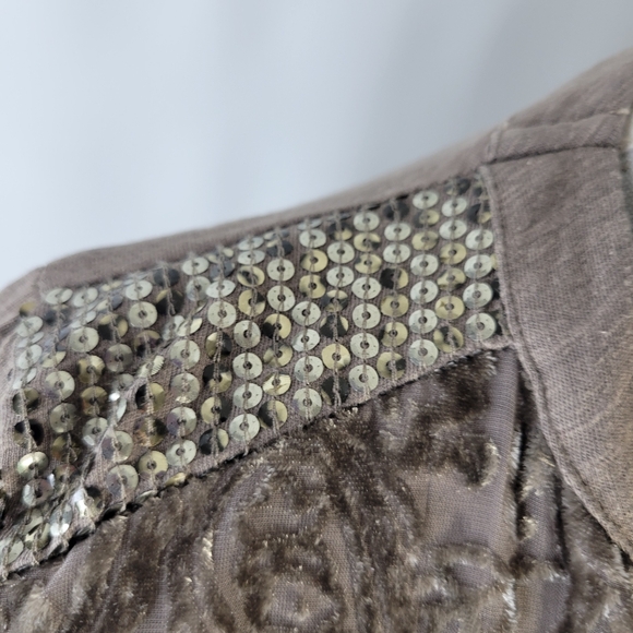 Chicos Brown Henley T 3/4 Sleeve Crushed Velour Chest + Sequin Shoulders Size 1 - Picture 3 of 13